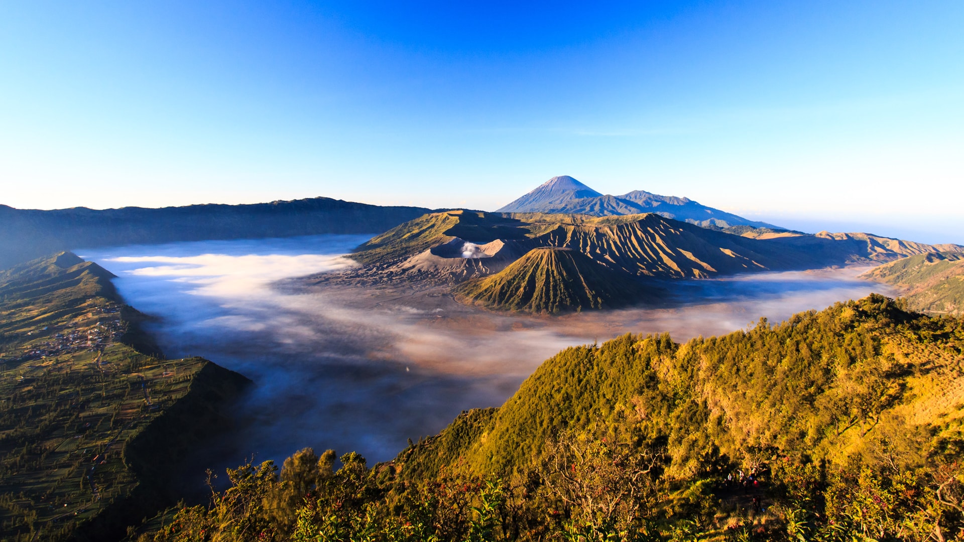 印度尼西亚婆罗摩火山风景 深受国内外游客青睐