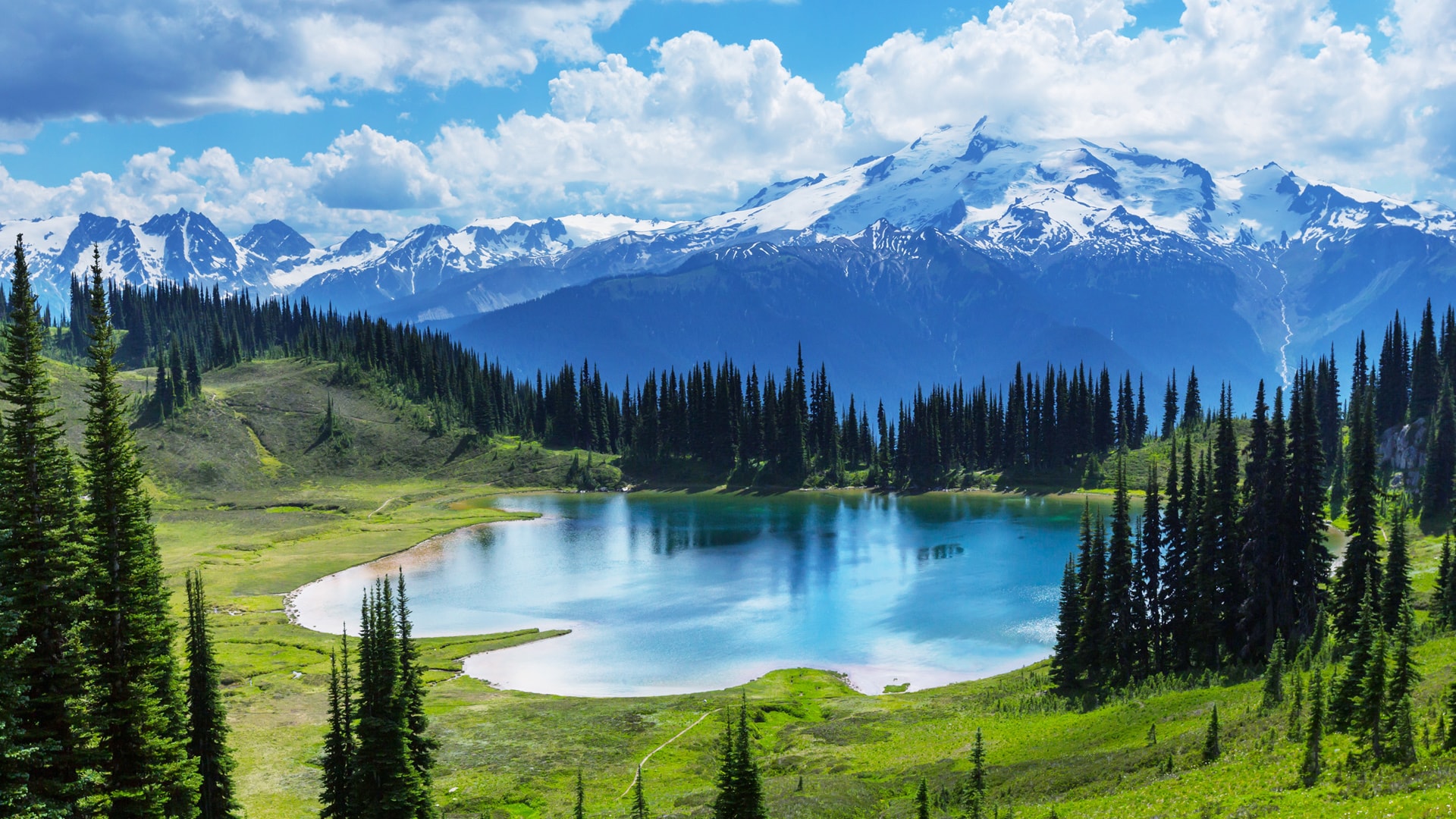 加拿大班夫国家公园冰碛湖 湛蓝透明的湖水风景