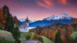 德国巴伐利亚阿尔卑斯山脉 秋天教堂风景壁纸