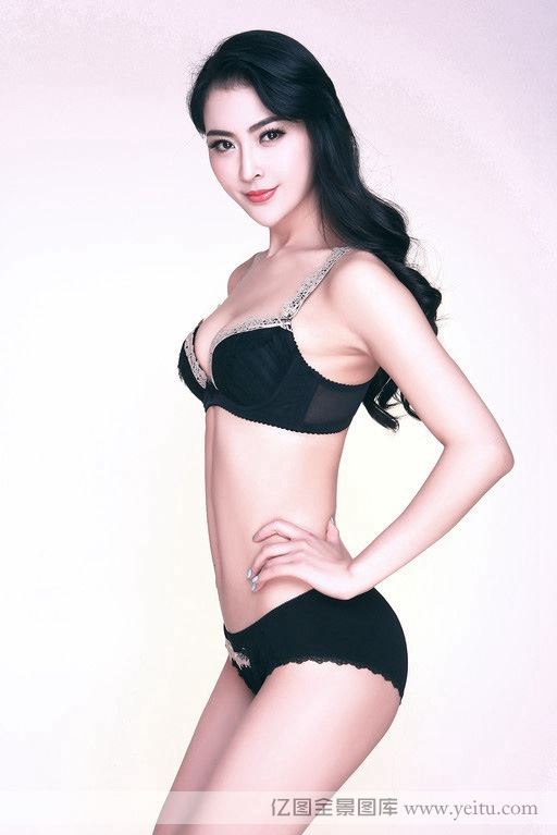 高挑美女模特吴丹气质迷人性感写真