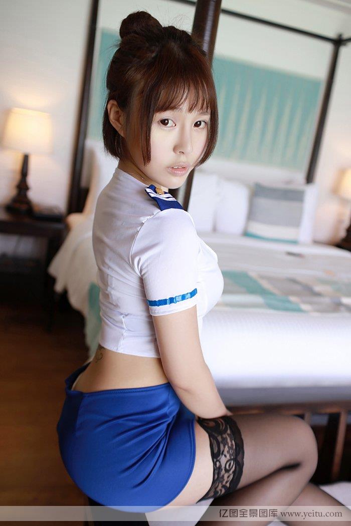 嫩模艾莉翘臀美胸大玩空姐制服诱惑