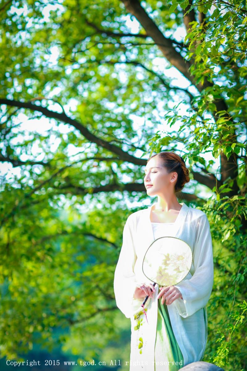 推女神宅男女神艾希Ice户外清新气质汉服套图