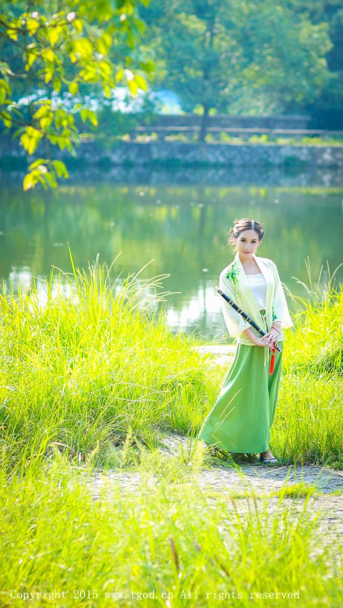 推女神宅男女神艾希Ice户外清新气质汉服套图