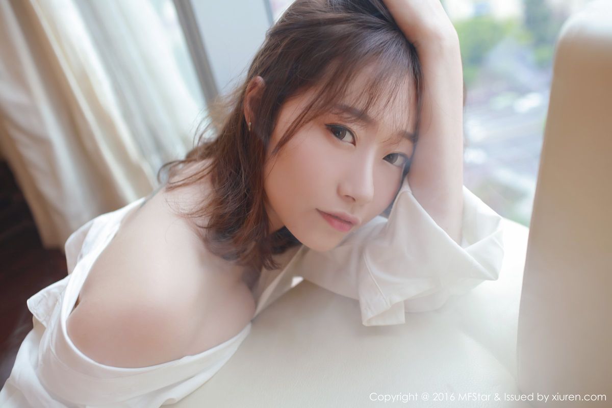 模范学院美女模特陈思雨Mango诱人丰胸修长美腿写真套图