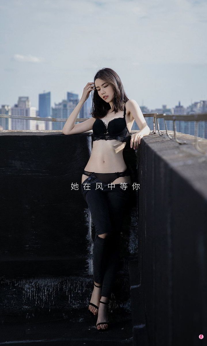 尤果圈美女模特噜噜妞儿清纯可人天使的情人主题性感写真