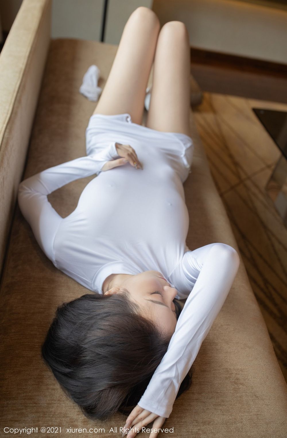 秀人网美女模特安然Maleah洁白动人服饰与吊袜系列性感写真