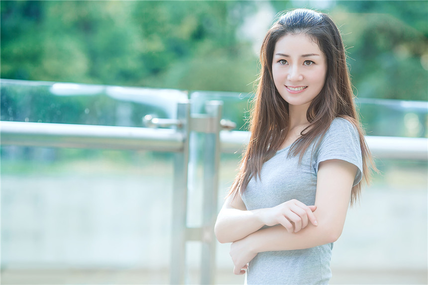 盛夏美女户外迷人清纯写真